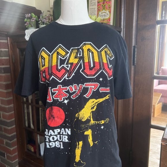 AC/DC T-Shirt Women’s Small - Picture 4 of 5